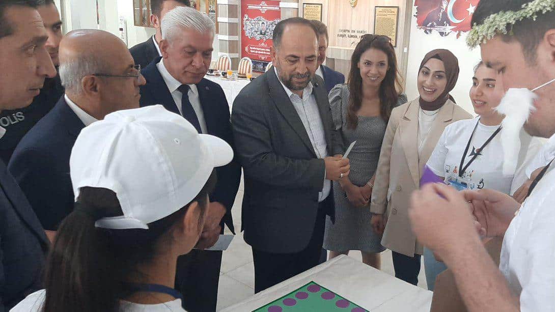 TÜBİTAK 4006 BİLİM FUARINDA 4 OKULUMUZ PROJELERİNİ SERGİLEDİ